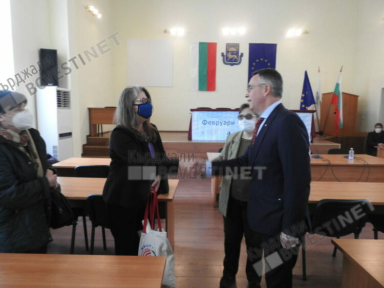 Откриха Месеца на Америка в Кърджали с лекция на президента на АЛДЕ Илхан Кючюк