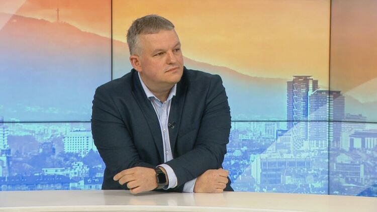 Властта обмисля отпадане на зеления сертификат