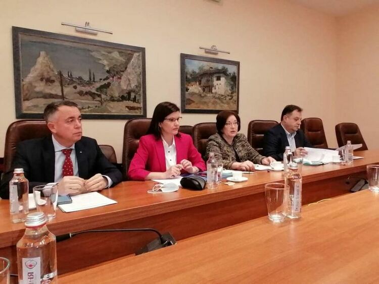 Общините искат допълнителни компенсации за електроенергията