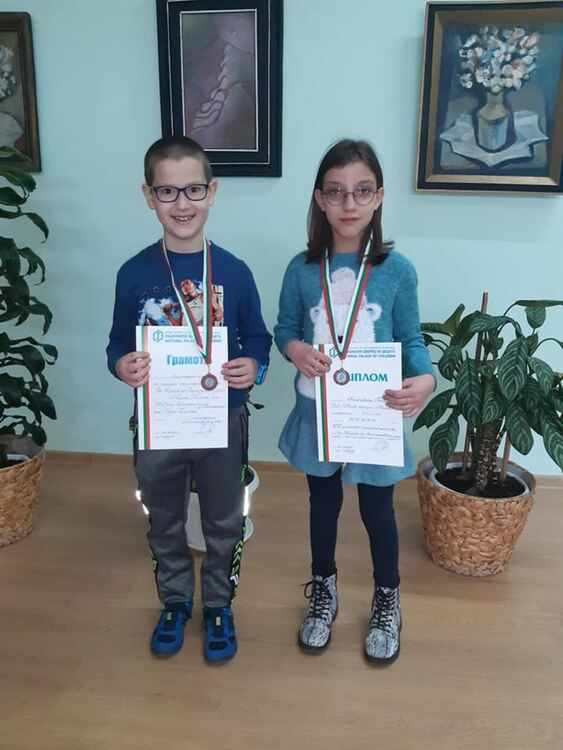 Алековци с награди от два национални конкурса