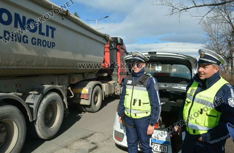 Засилени проверки на камиони и автобуси в Хасковско