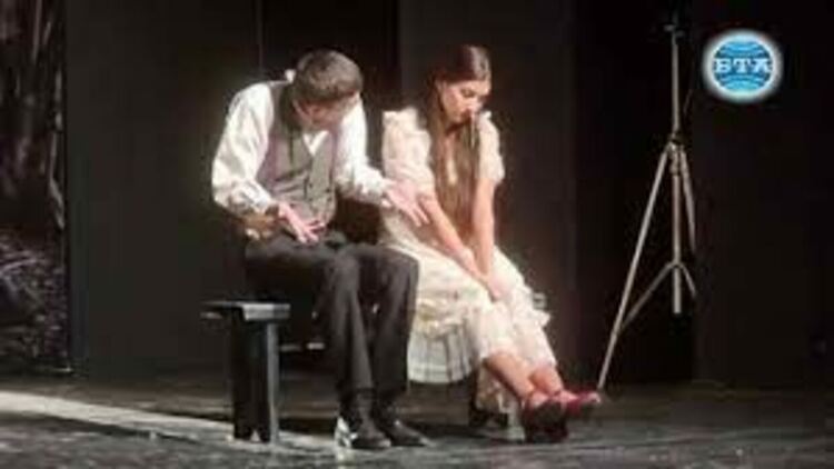 Пазарджишкият театър гостува в Перник с комедията „Как се търси нов съпруг“