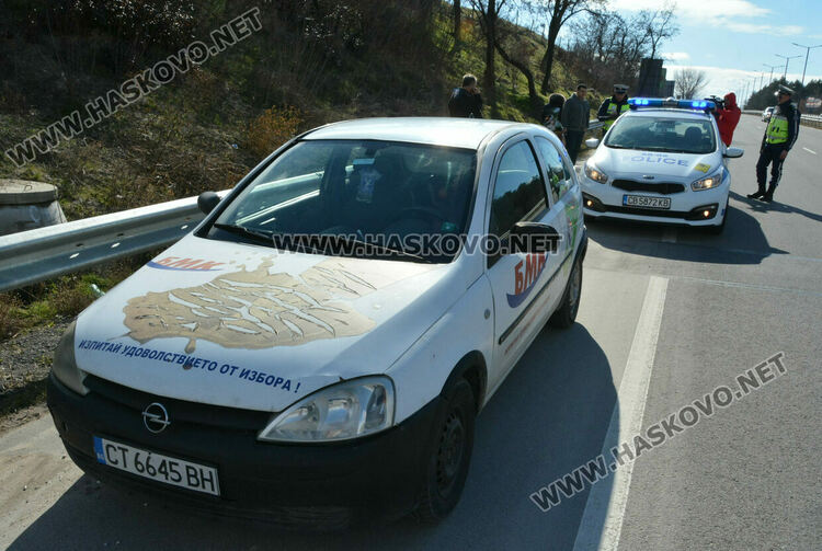 Глобиха водач на димящ автомобил и каруцар в нарушение край Хасково