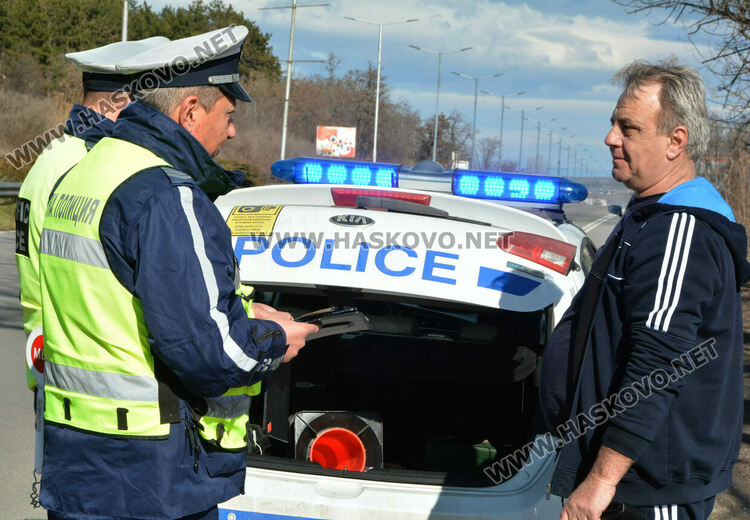 Засилени проверки на камиони и автобуси в Хасковско