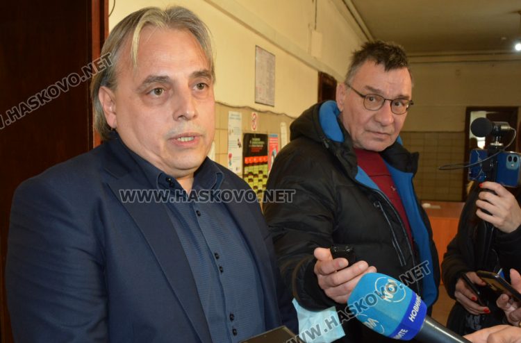 Румен Сираков (вляво)