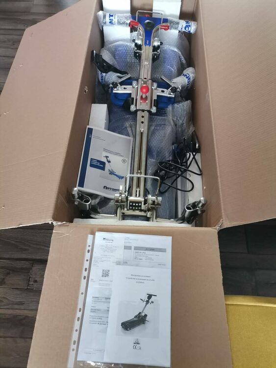 Александър вече може да "изкачва" стълби, благодарение на родопчани