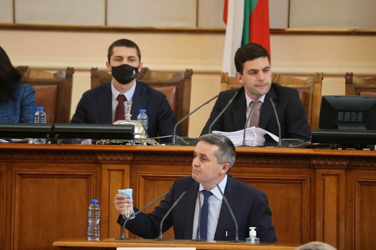 д-р Красимир Събев: Вместо да ги довърши, МРРБ ще консервира пътни обекти в Смолянско