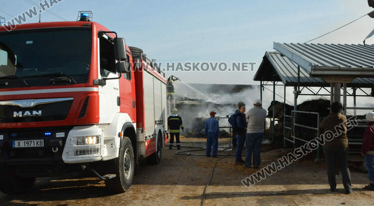 Пожар край с.Конуш в кравефермата на д-р Мустафов