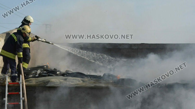 Пожар край с.Конуш в кравефермата на д-р Мустафов