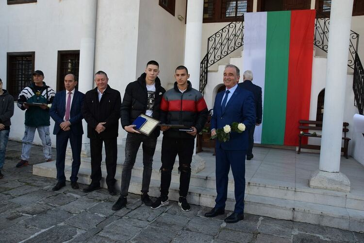 Наградиха победителите в “Спортист на годината - 2021 г.” в Асеновград