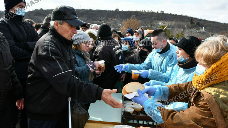 В Харманли зарязаха лозята в местността „Трифончето“