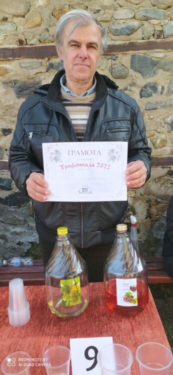 Ангел Пенев е най-добрият производител на бяло вино на Трифониада 2022