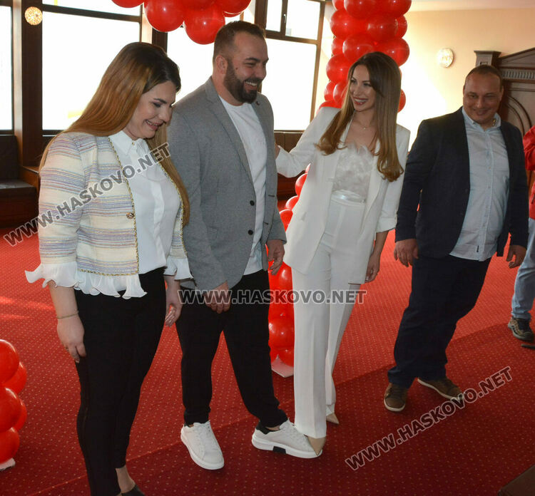 Двойна сватба в Хасково в деня на любовта