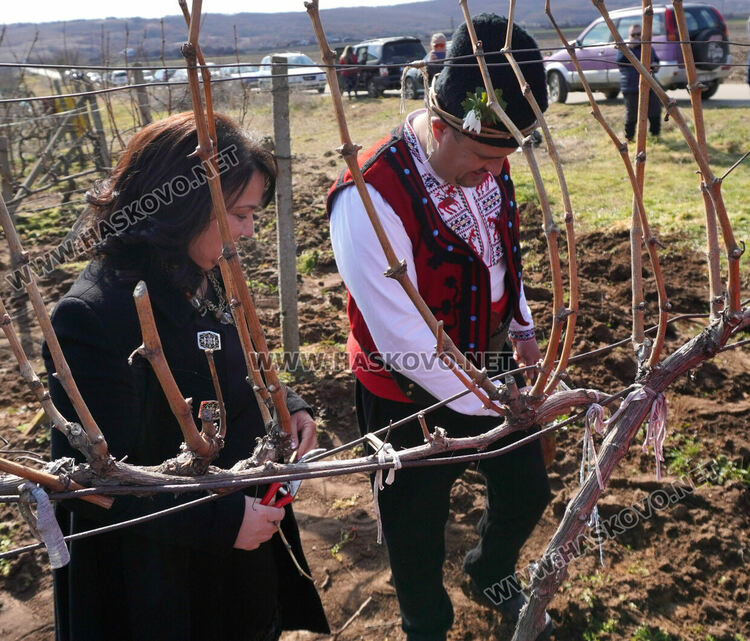 Ивайловград празнува днес
