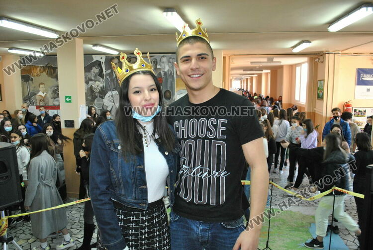 Мелек и Елиас са принцът и принцесата на фашинга в Езиковата гимназия