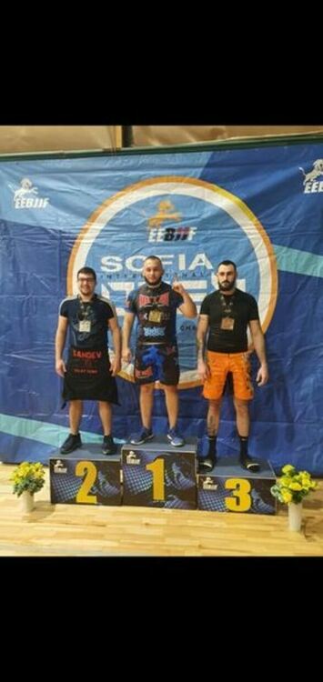 Отлично представяне на хасковските състезатели по бразилско джиу джи цу и граплинг в София