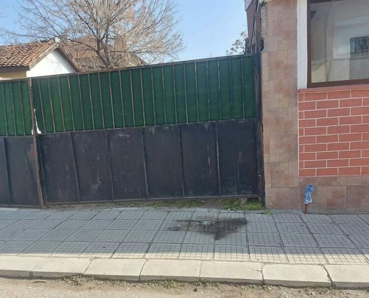 Хвърлиха туба със запалителна течност по  гаража на хасковлия