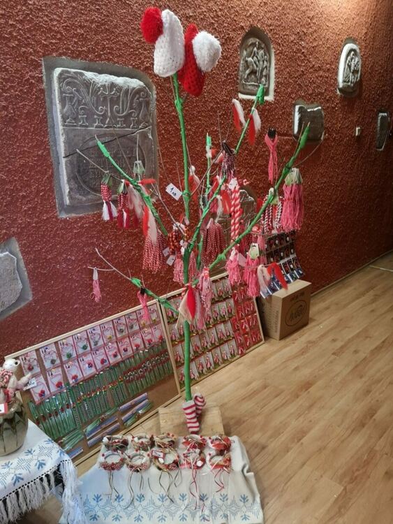 Деца с увреждания от Асеновград твориха за благотворителен базар 