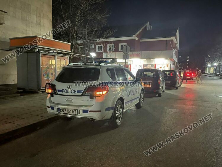 39-годишен е открит мъртъв в дома си, баба му предполага убийство