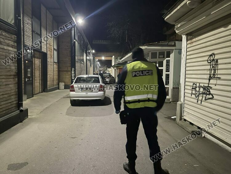 39-годишен е открит мъртъв в дома си, баба му предполага убийство