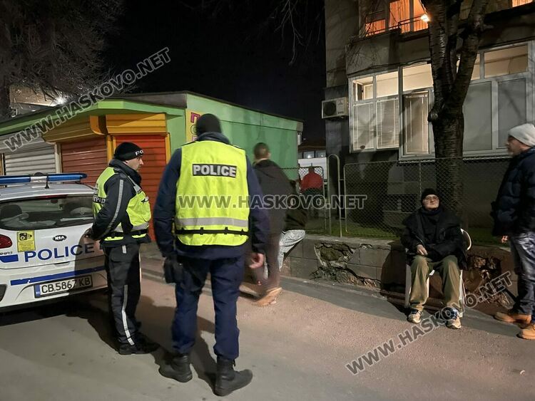 39-годишен е открит мъртъв в дома си, баба му предполага убийство