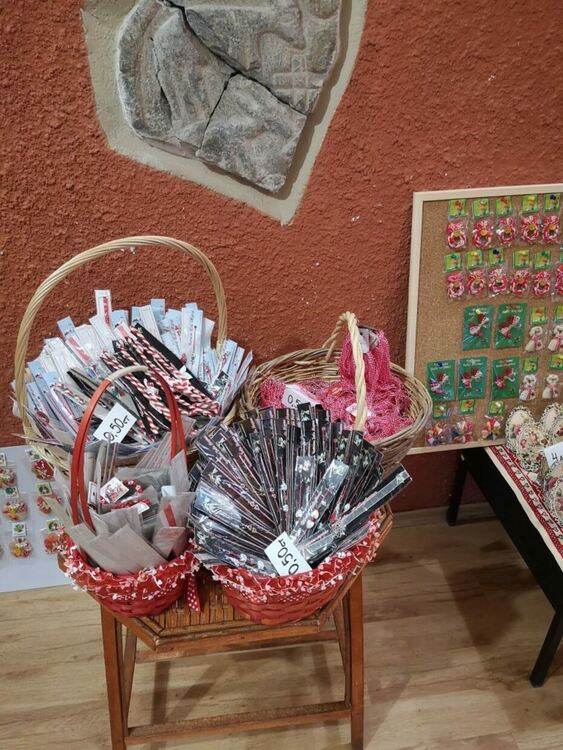 Деца с увреждания от Асеновград твориха за благотворителен базар 