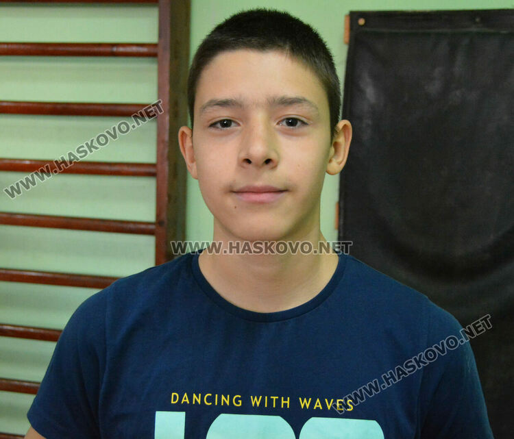 Берен Искендер