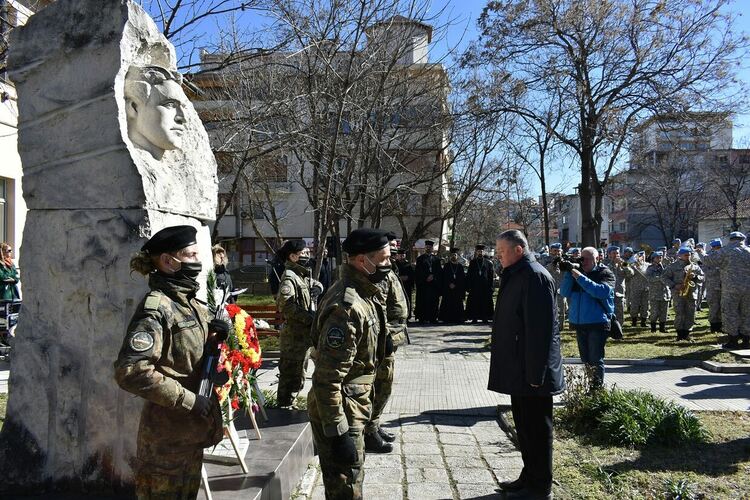 Асеновградчани се поклониха пред делото на Апостола на свободата 