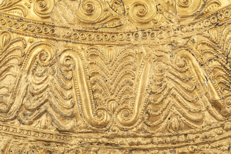 Изключително ценен тракийски нагръдник ще бъде показан в НИМ