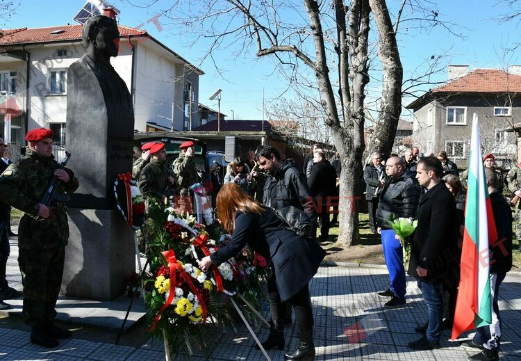 Димитровград с поклон пред Апостола на свободата!