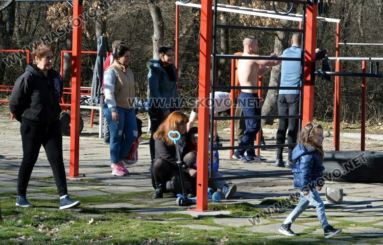 Рекордно топъл ден в Хасково, измериха 17.7 градуса