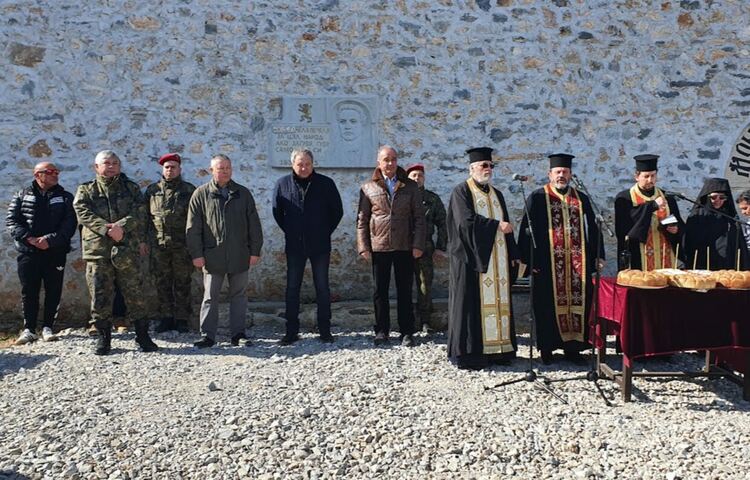 Десетки туристи почетоха Левски с поход-поклонение до Мулдавския манастир
