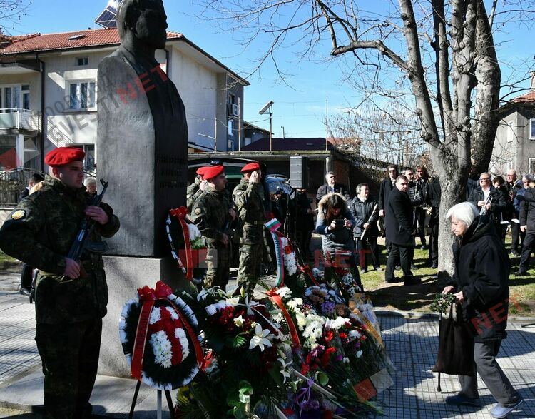 Димитровград с поклон пред Апостола на свободата!