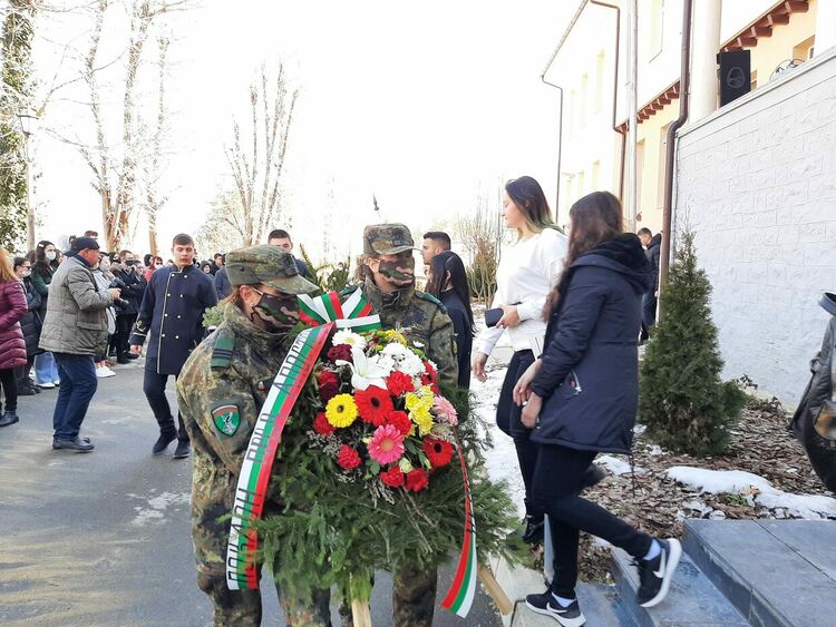 Поклон пред паметта на Апостола! 