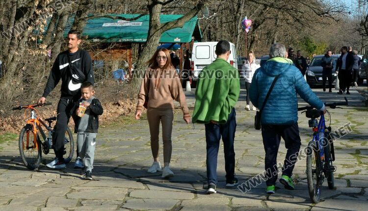 Рекордно топъл ден в Хасково, измериха 17.7 градуса