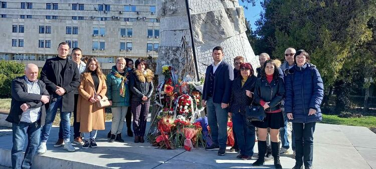 Местният актив на ГЕРБ почете Апостола