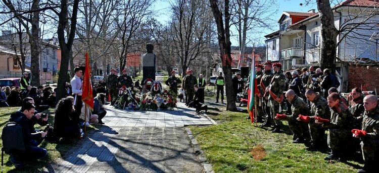Димитровград с поклон пред Апостола на свободата!