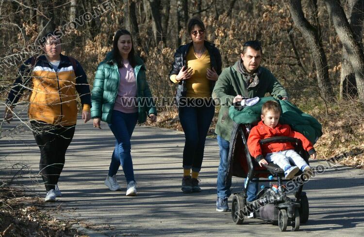 Рекордно топъл ден в Хасково, измериха 17.7 градуса