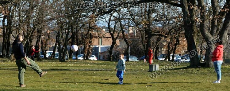 Рекордно топъл ден в Хасково, измериха 17.7 градуса