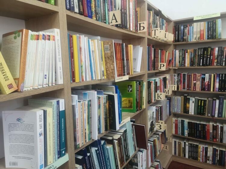 Филиал „Стар център” на Регионална библиотека допълни фонда си с над 100 нови заглавия
