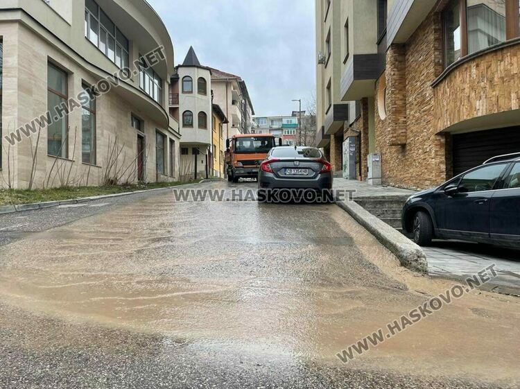 Нова ВиК авария и безводие в част от Хасково