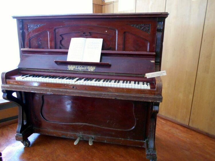 Пианото на Пети конен полк се съхранява в музея в Брезник