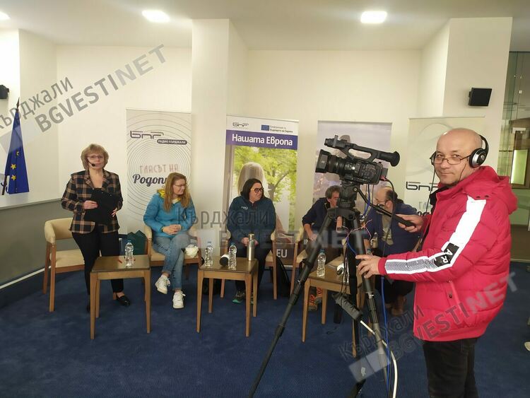 Българите сме с ограничени познания за енергийната ефективност, констатира среща-дискусия на Радио Кърджали