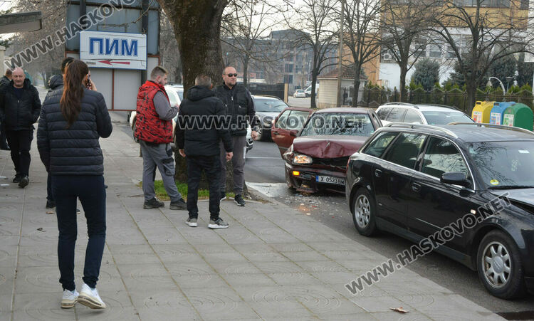 Верижна катастрофа до ПИМ заради спиране пред банкомат