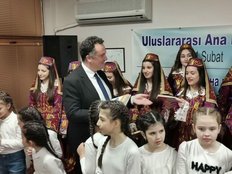 В читалище „Юмер Лютфи“ честваха деня на майчиния език,гост бе генерлният консул на Турция