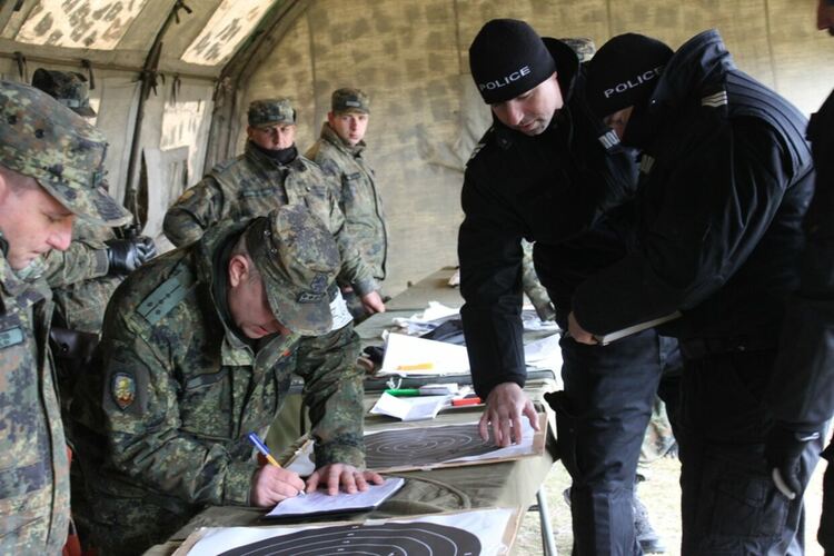 Пламен Митев и Таня Баракова са най-добрите стрелци в турнира на военните