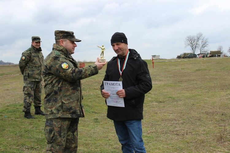 Пламен Митев и Таня Баракова са най-добрите стрелци в турнира на военните