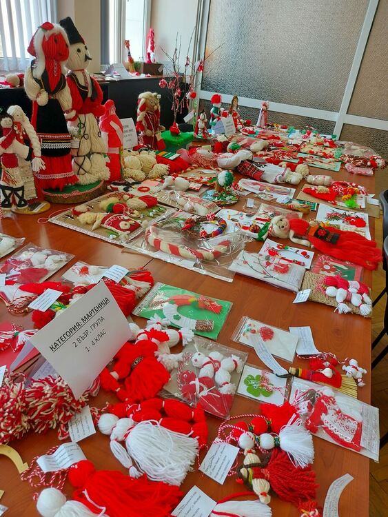 Над 200 деца изработиха мартеници за участие в конкурс на ,,Детски и младежки център” в Димитровград