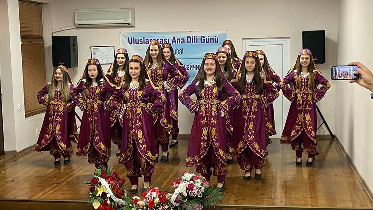 В читалище „Юмер Лютфи“ честваха деня на майчиния език,гост бе генерлният консул на Турция