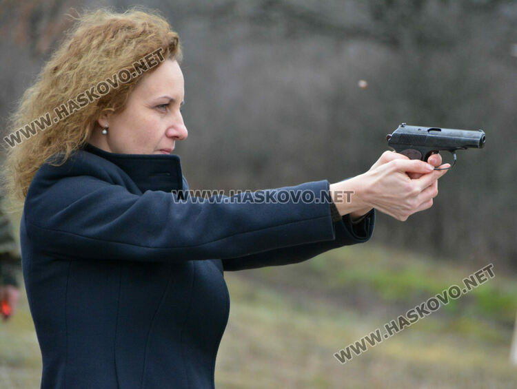 Свещеници в турнир по стрелба за 20 г. от създаването на хасковското военно формирование 